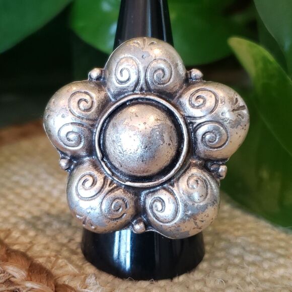 🔴 Large Flower Statement Ring - Picture 1 of 5